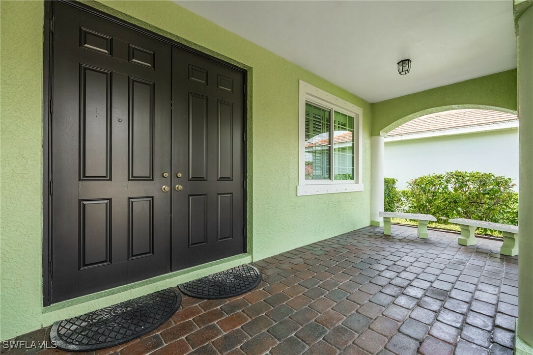 Property Photo: 2534 Verdmont Court FL 33991
