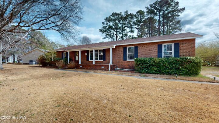 Property Photo: 109 Huntcliff Road NC 28560