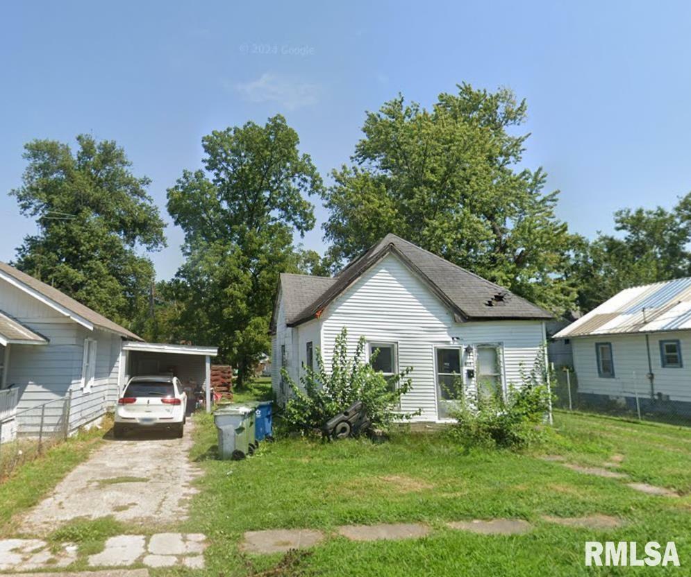 Property Photo:  820 S 20th Street  IL 62864 