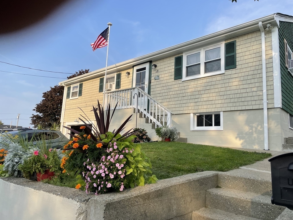 26 Cliff St  Tiverton RI 02878 photo