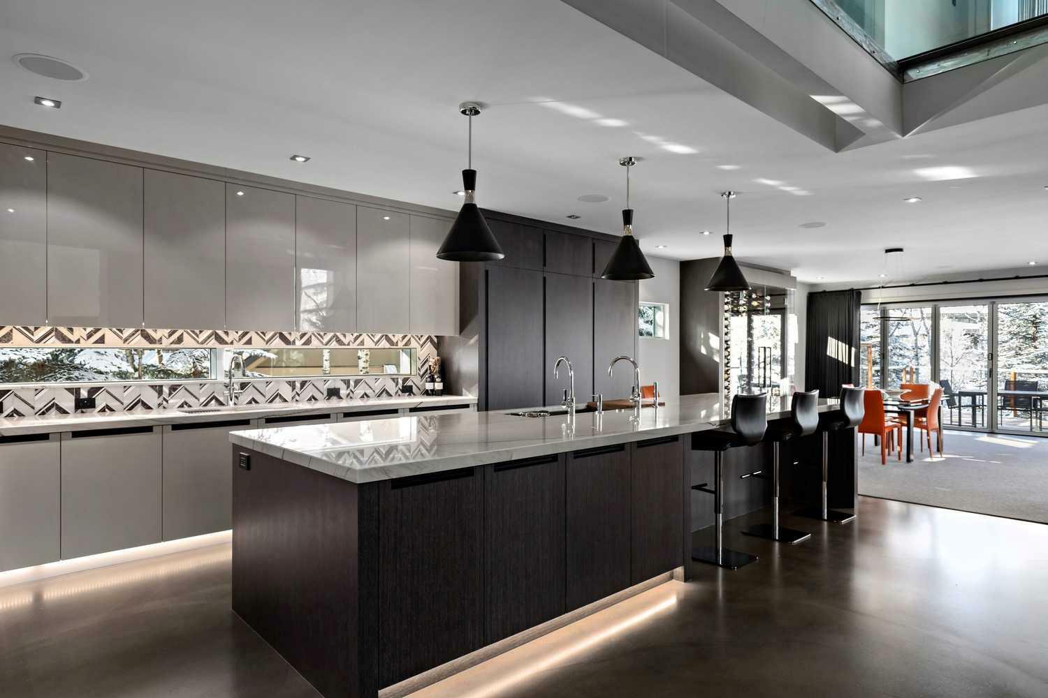 Property Photo: 25 Posthill Drive SW AB T3H 0A8