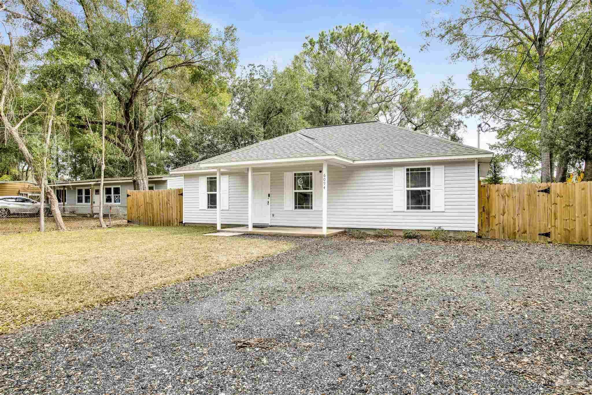 Property Photo: 6094 Syrcle Ave FL 32570