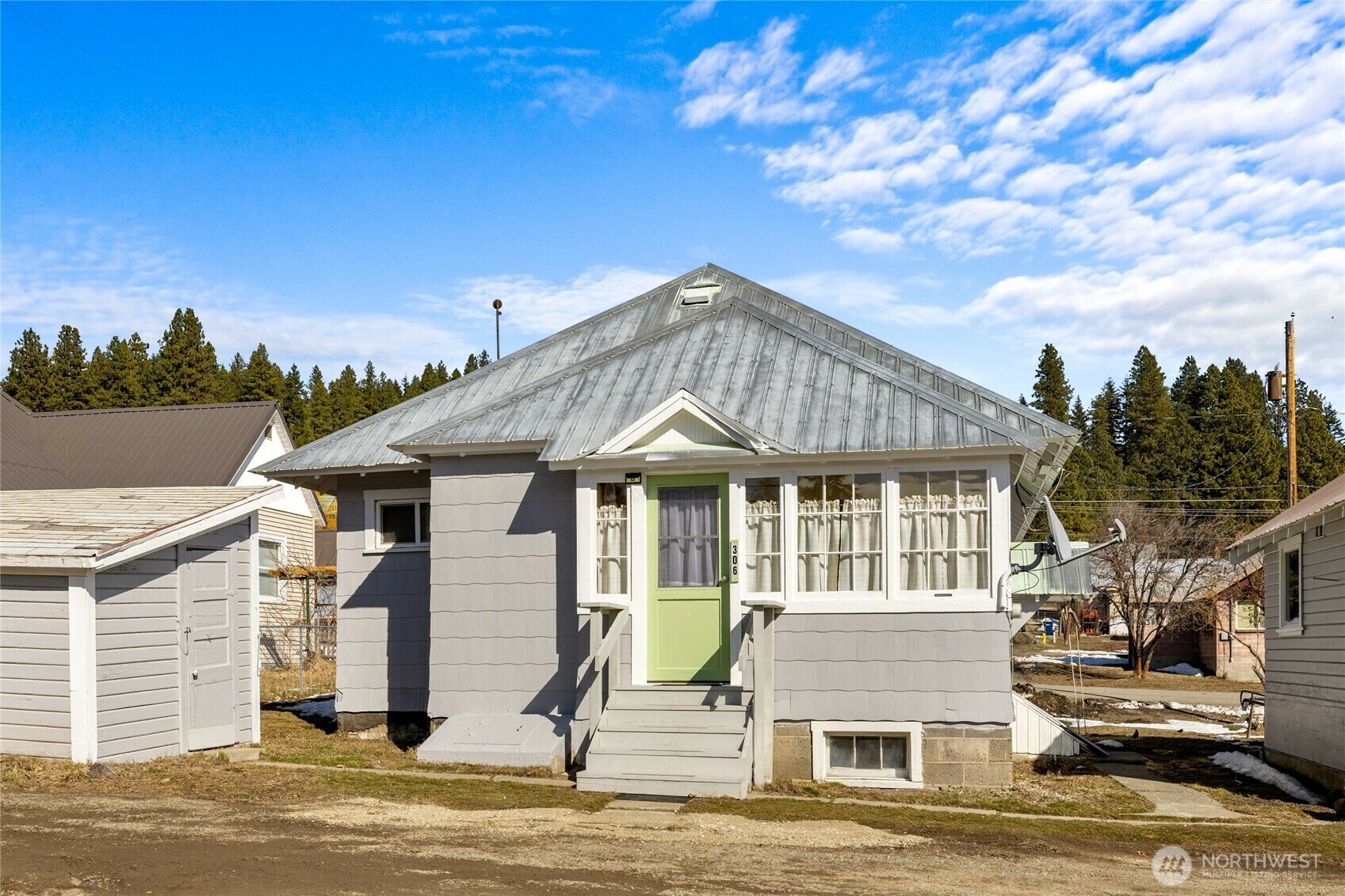 Property Photo:  306 N A Street  WA 98941 