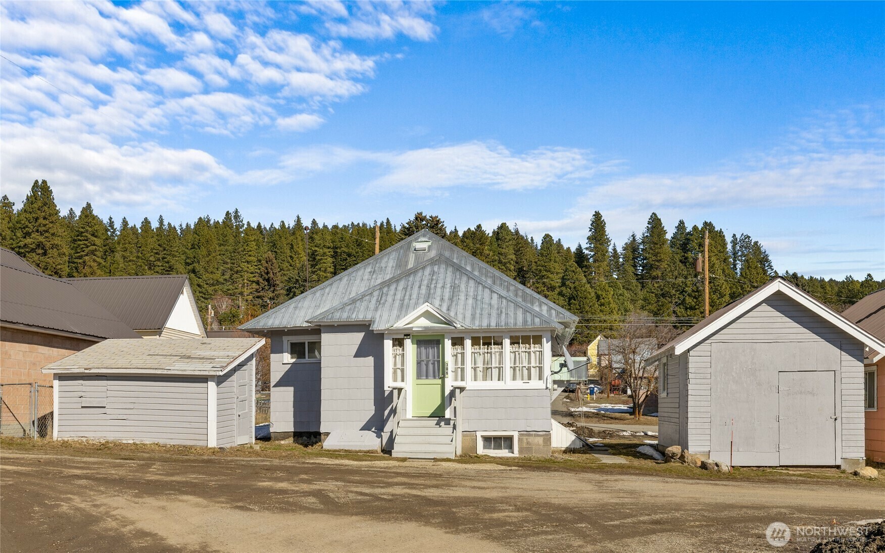 Property Photo: 306 N A Street WA 98941