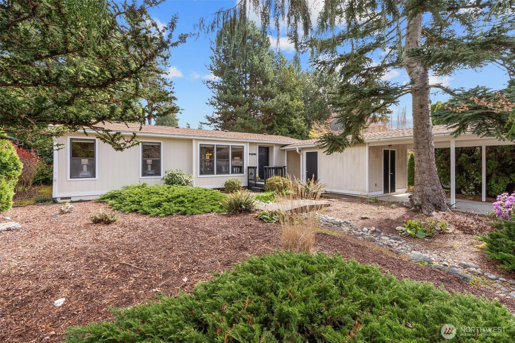 Property Photo: 24331 9th Avenue W WA 98021