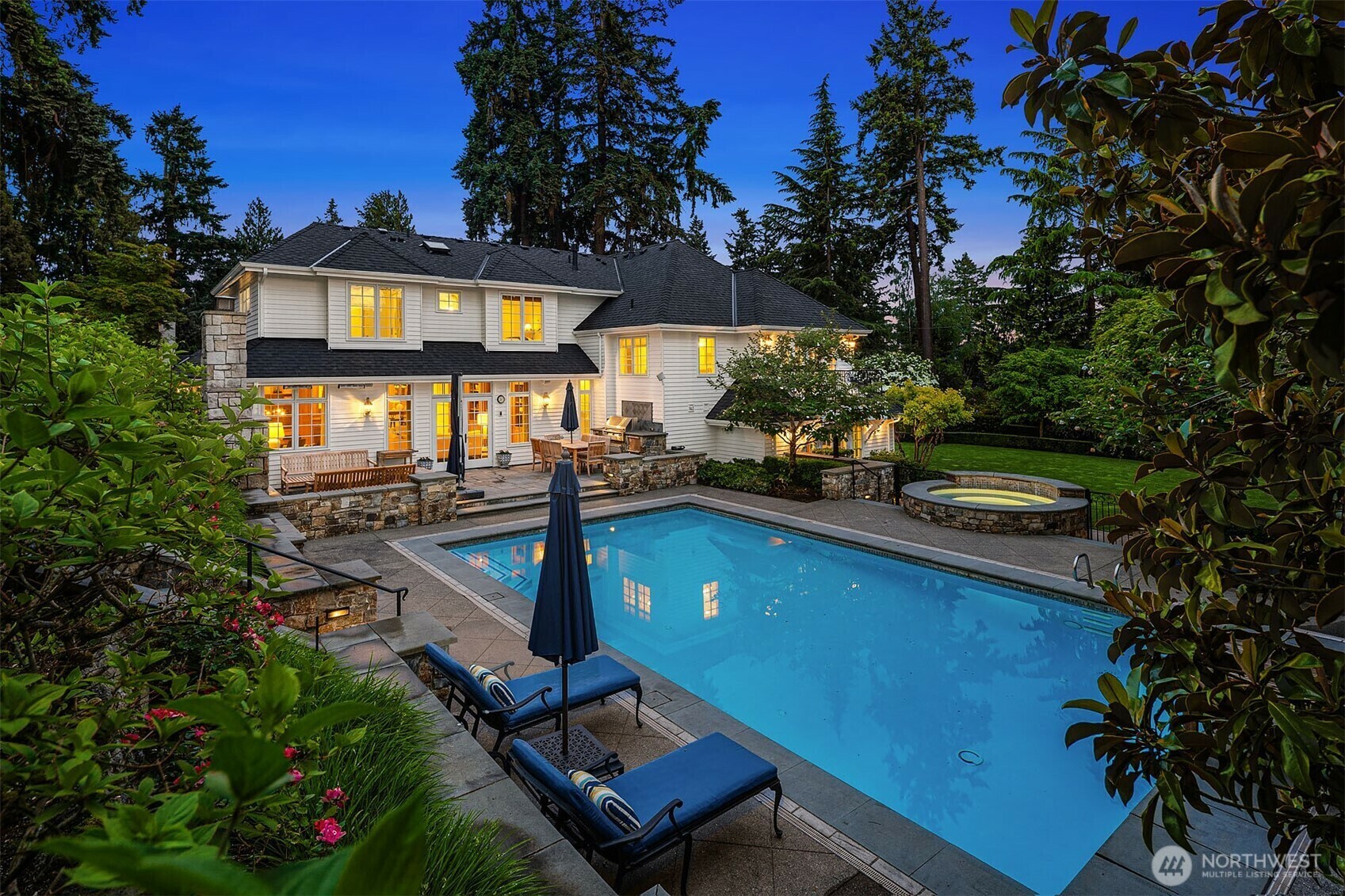 Property Photo: 8826 NE 2nd Place WA 98039