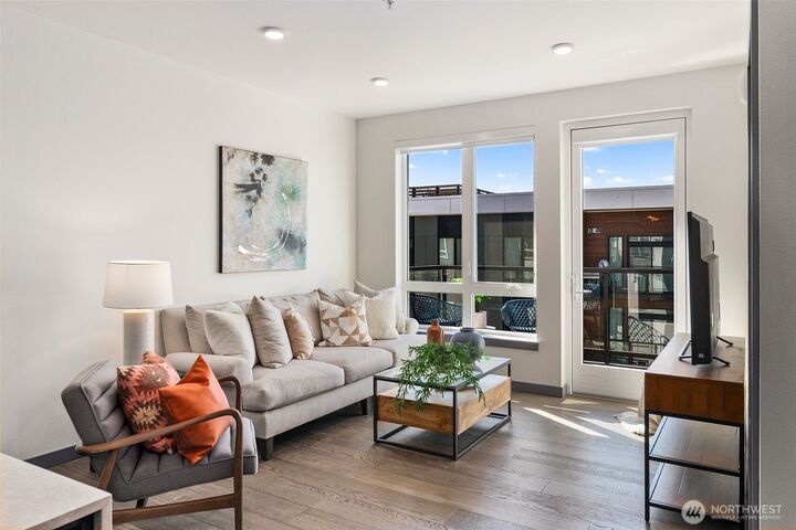 Property Photo: 11903 NE 128th Street 622 WA 98034