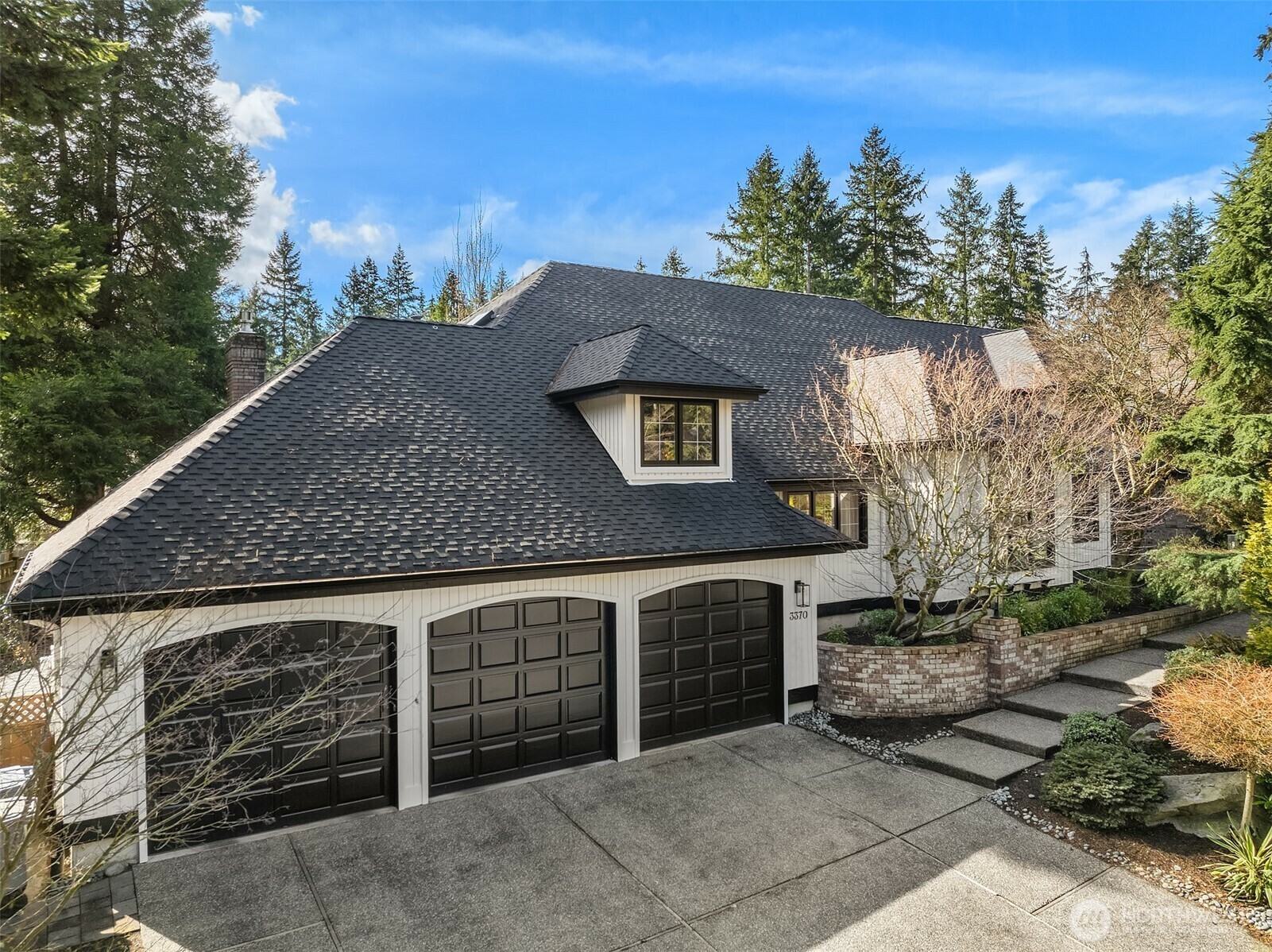 Property Photo: 3370 126th Avenue NE WA 98005
