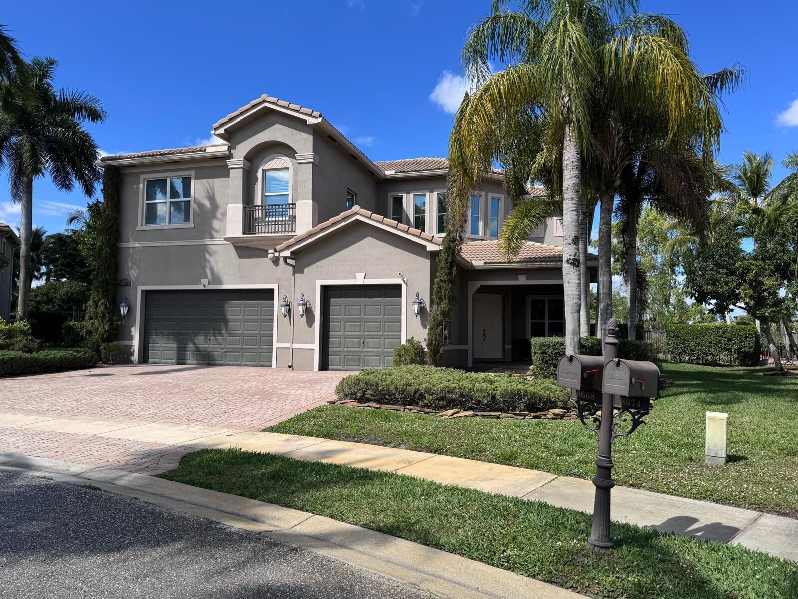 Property Photo: 8668 Cobblestone Point Circle FL 33472