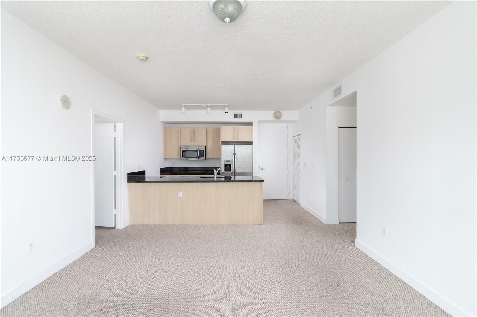 Property Photo:  1111 SW 1st Ave 2423-N  FL 33130 