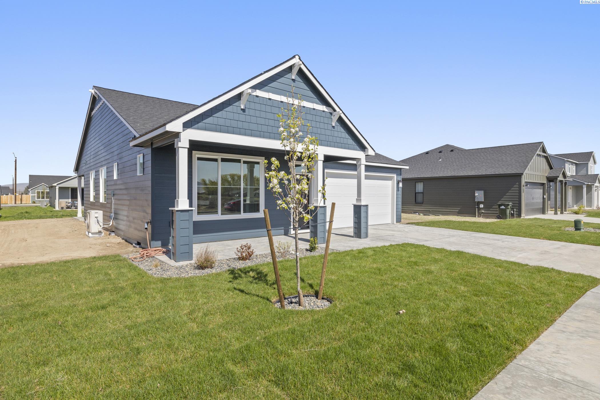 Property Photo: 313 Amberly Ave WA 98930