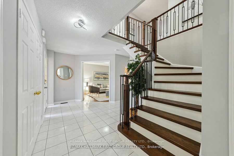 Photo de la propriété:  1513 Oakburn St  ON L1V 6N5 