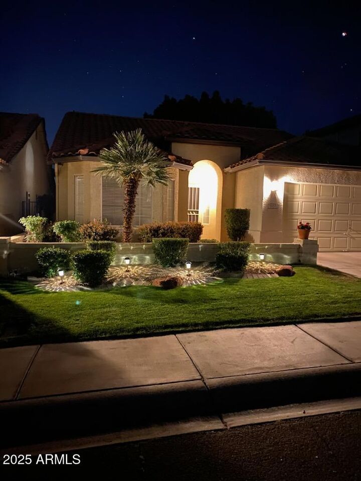 Property Photo:  5055 E Paseo Way  AZ 85044 