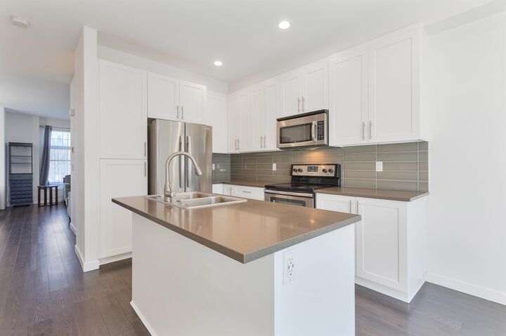 Property Photo:  15788 104 Avenue 14  BC V4N 6M6 