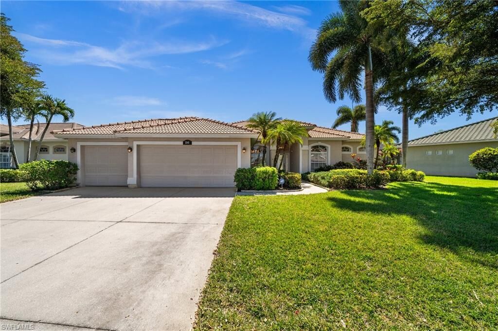 Property Photo:  2243 Oxford Ridge Cir  FL 33973 