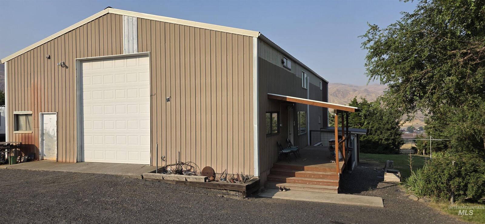 Property Photo:  802 Evans Rd  WA 99403 