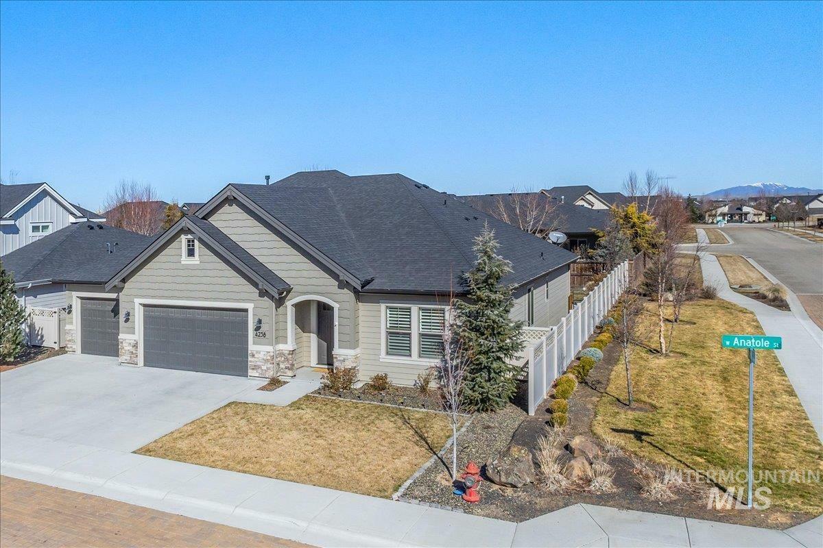Property Photo: 4238 W Anatole ID 83646