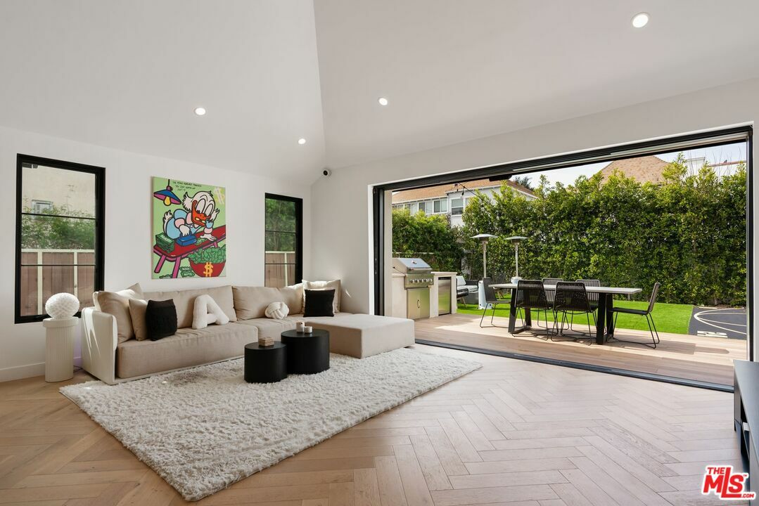 Property Photo: 309 S Canon Dr CA 90212