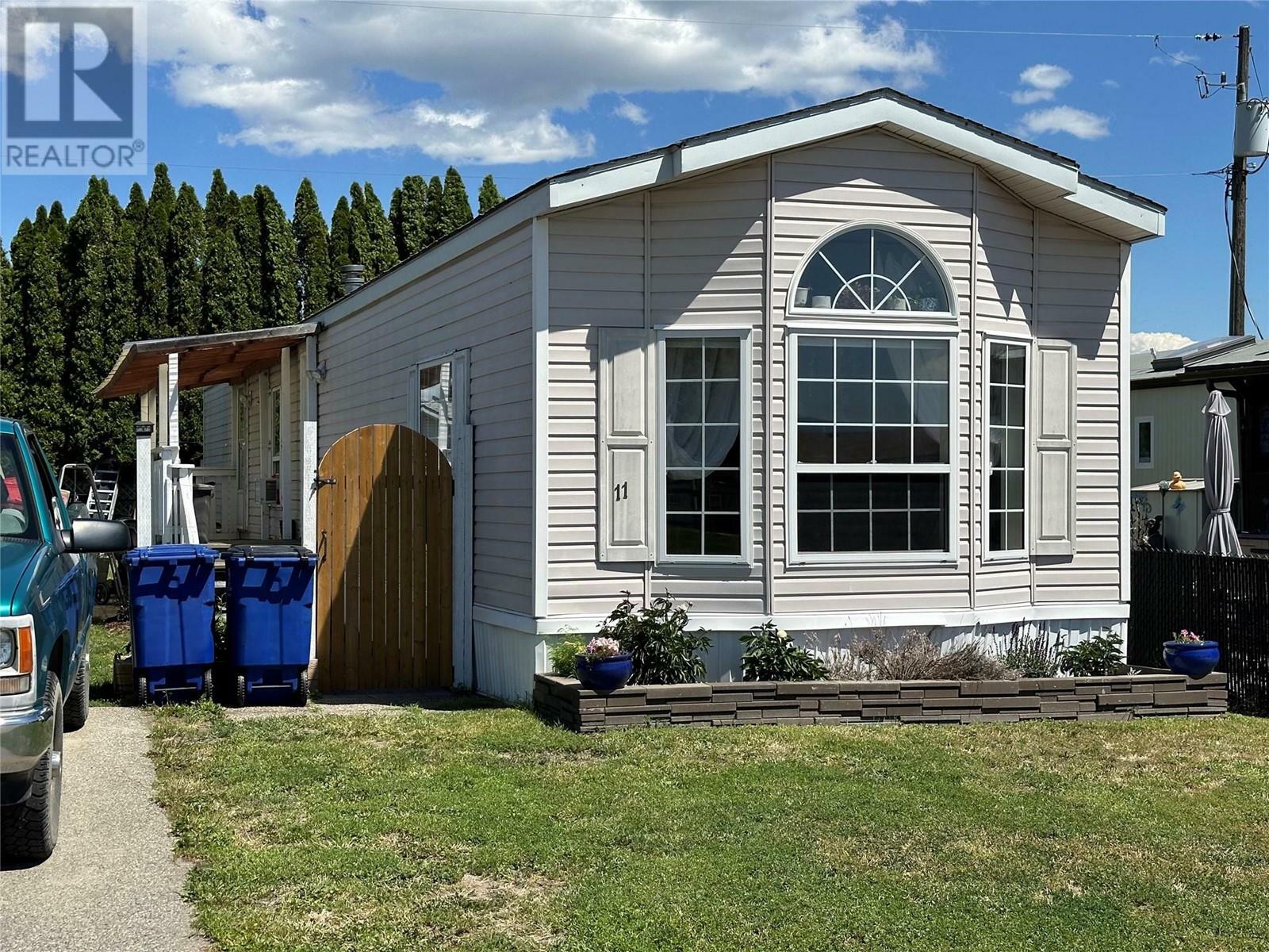 Property Photo: 2035 Boucherie Road 11 BC V4T 1Z6