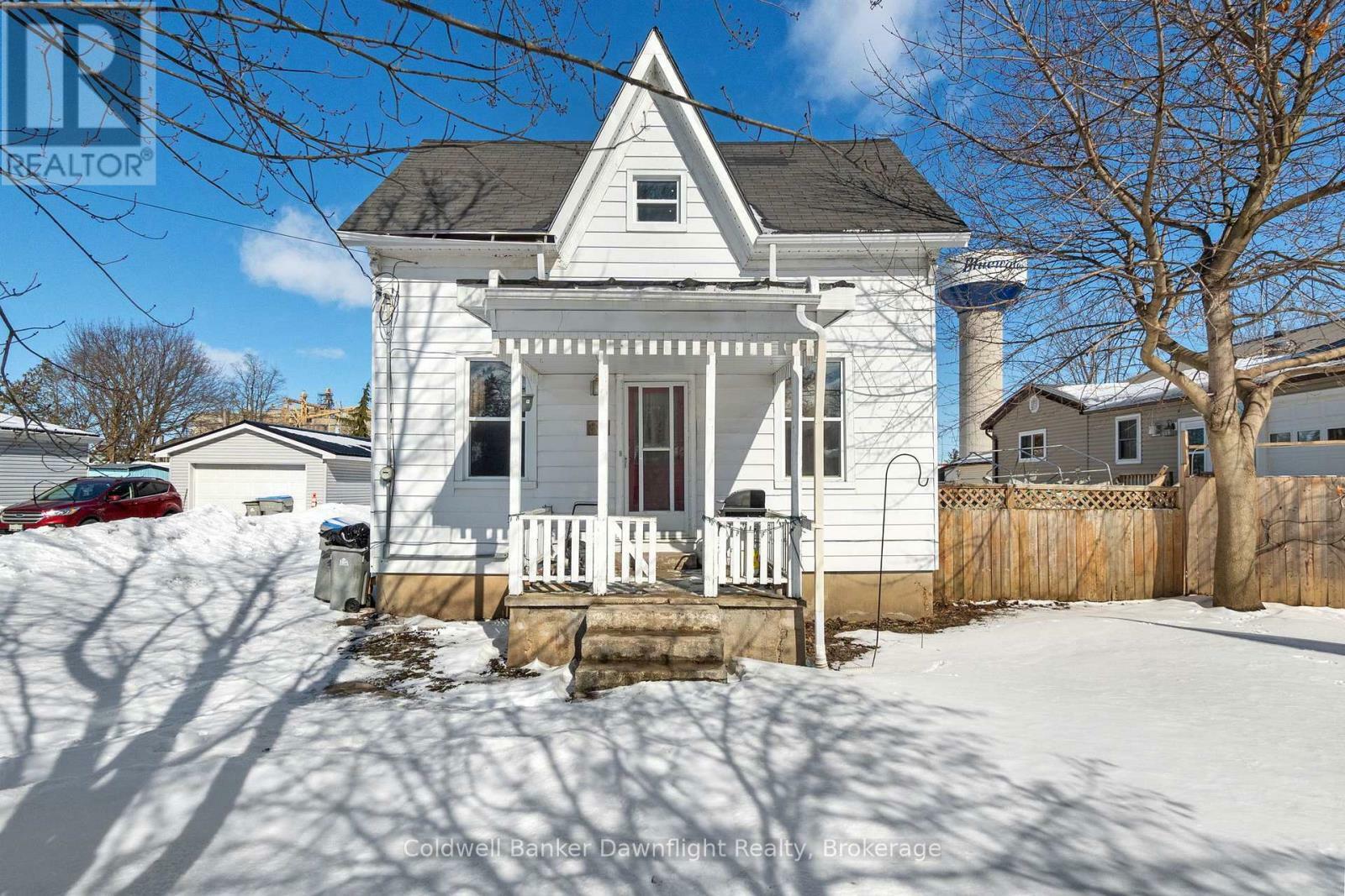 Property Photo:  88 Richmond Street North  ON N0M 1X0 