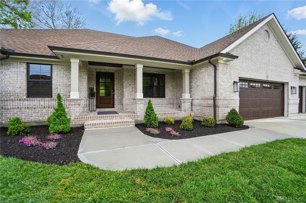 Property Photo: 6976 Rosecliff Place OH 45459