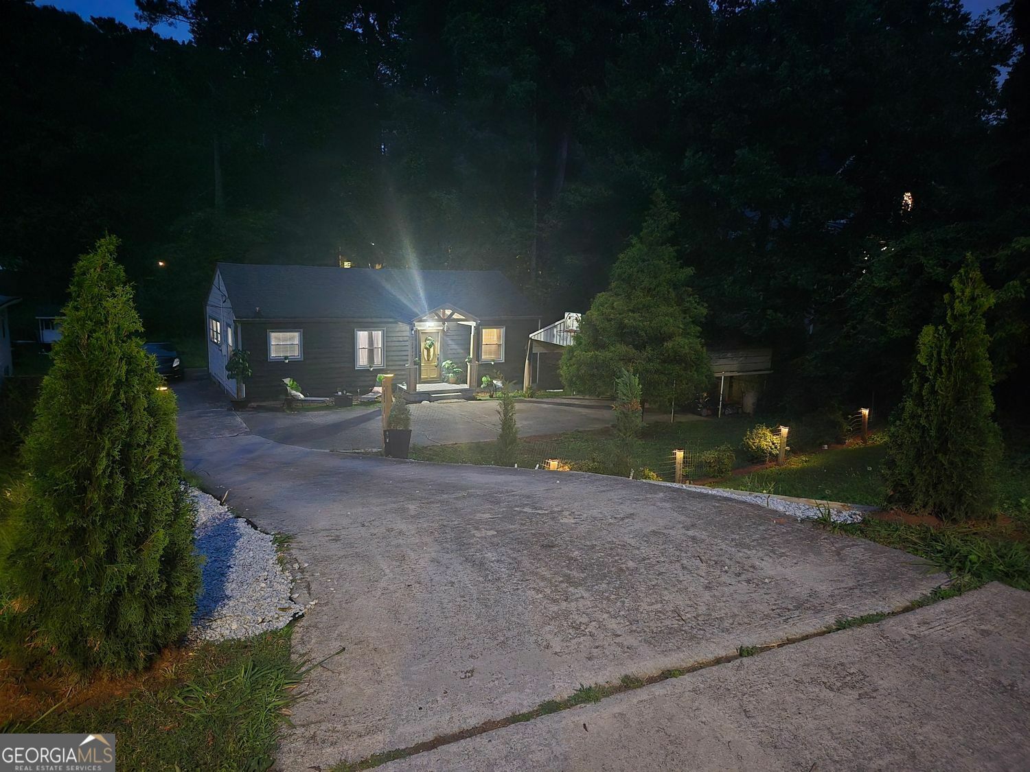 Property Photo: 2077 Brockett Road GA 30084