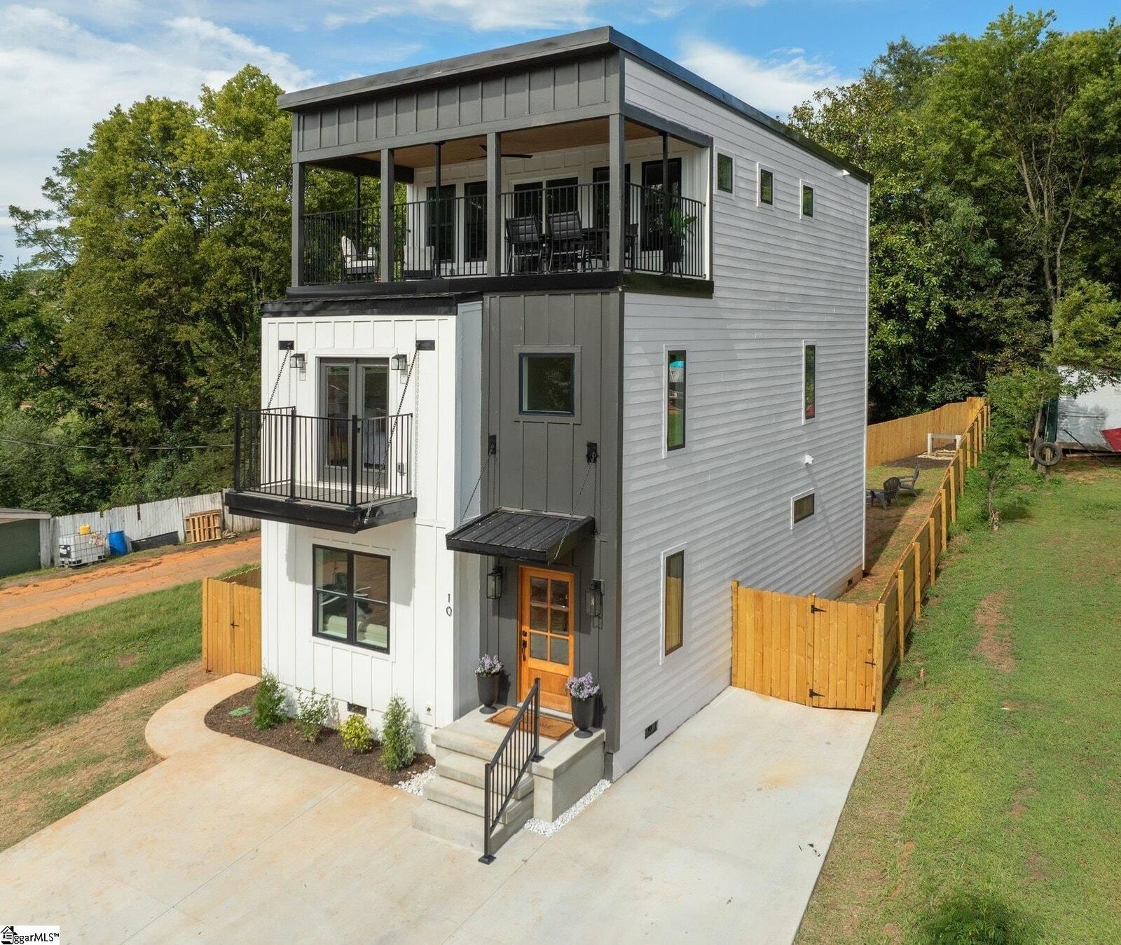 Property Photo:  10 Martin Row  SC 29601 