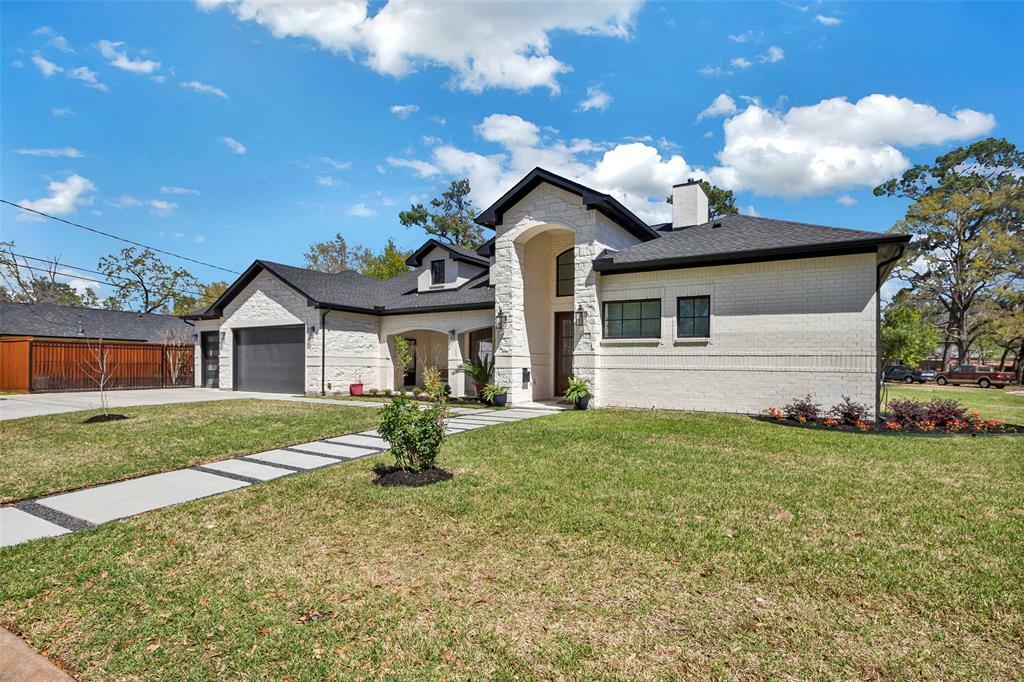 Property Photo: 1522 Maux Drive TX 77043