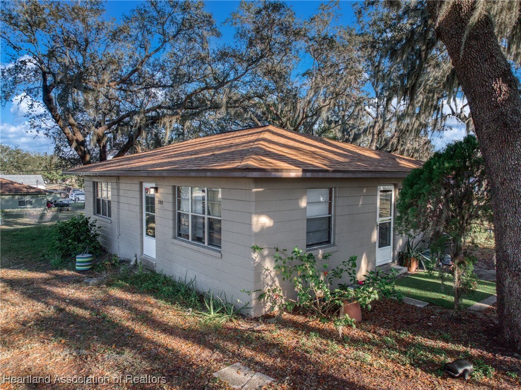Property Photo: 3515 Kenilworth Boulevard FL 33870