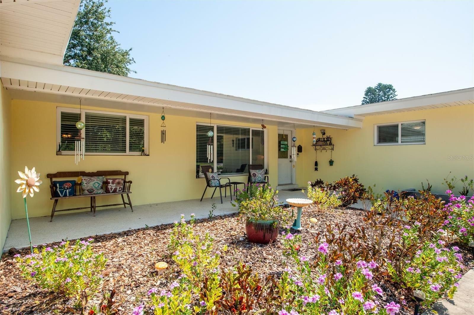 Property Photo: 867 Pinellas Point Drive S FL 33705