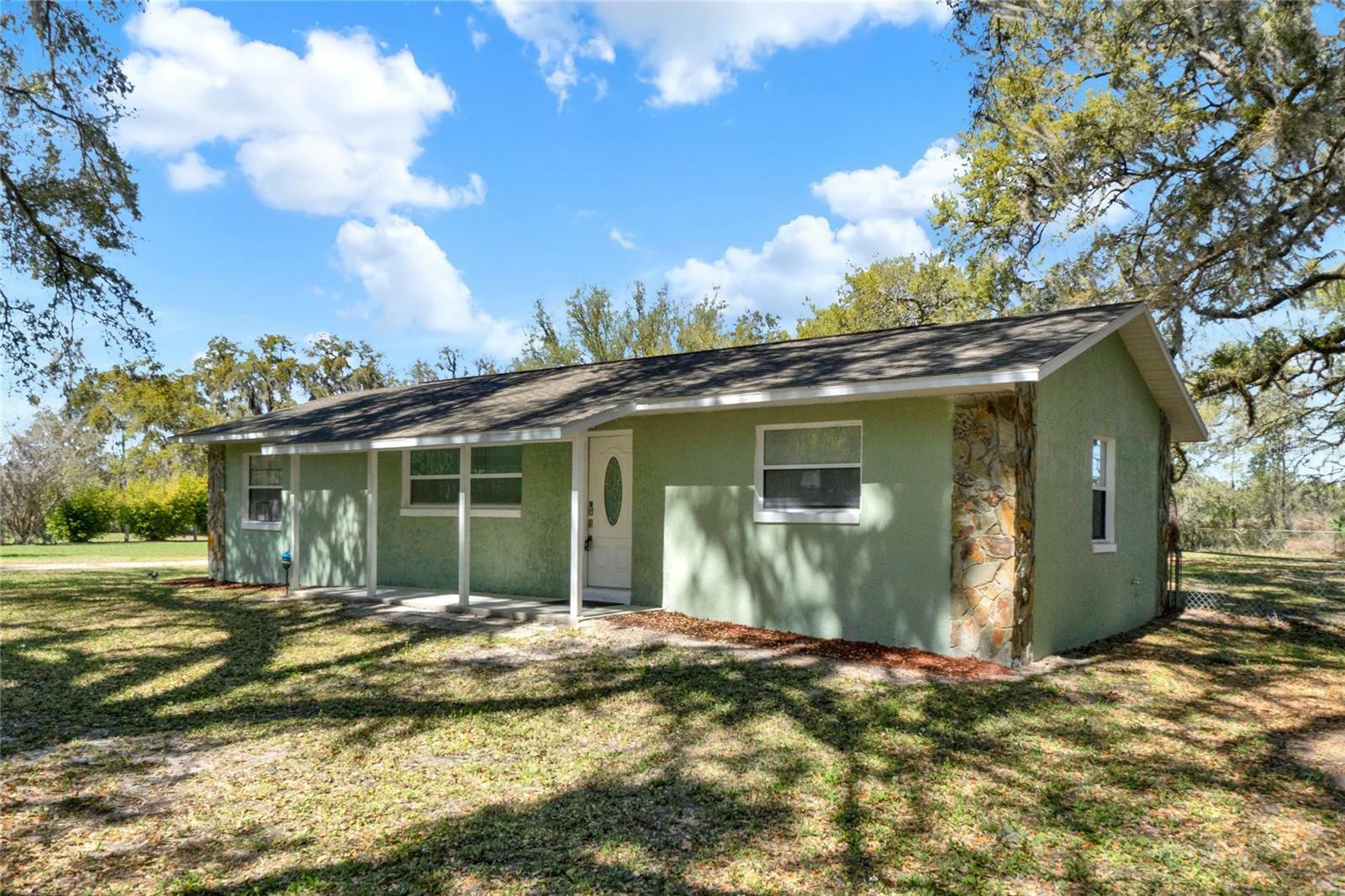 Property Photo:  2918 Cr519a  FL 33521 