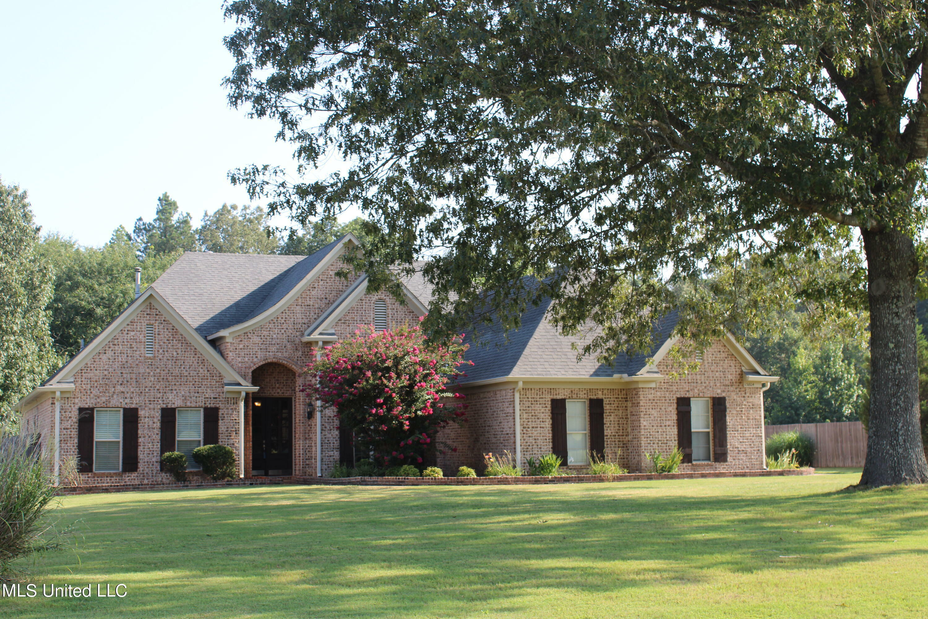 Property Photo: 13804 Whispering Pines Drive MS 38654