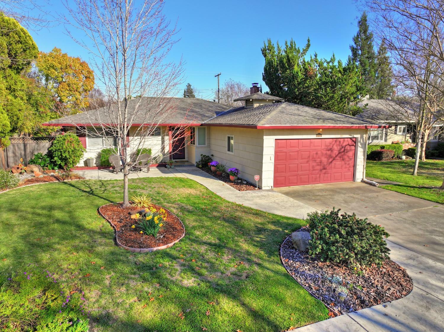 Property Photo:  2553 Borica Way  CA 95821 