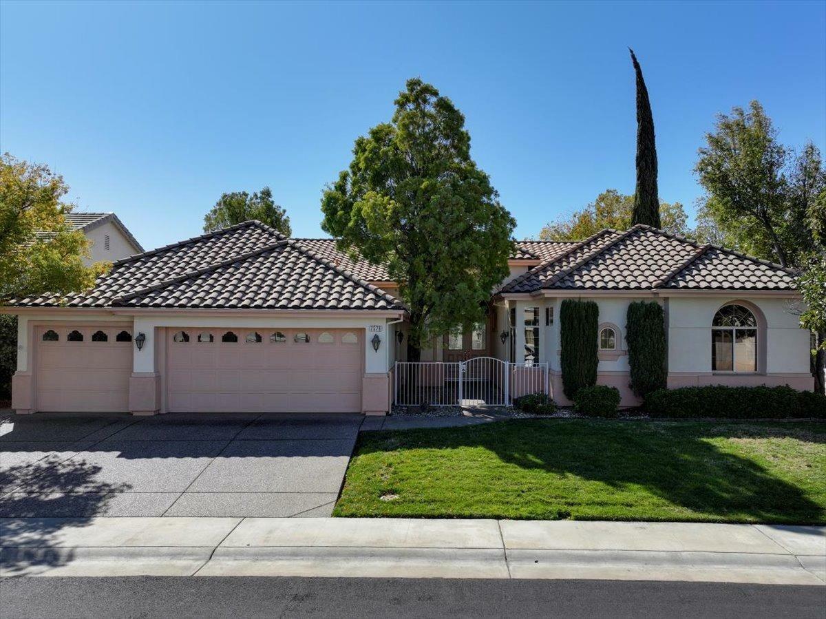 Property Photo: 7576 Whistlestop Way CA 95747