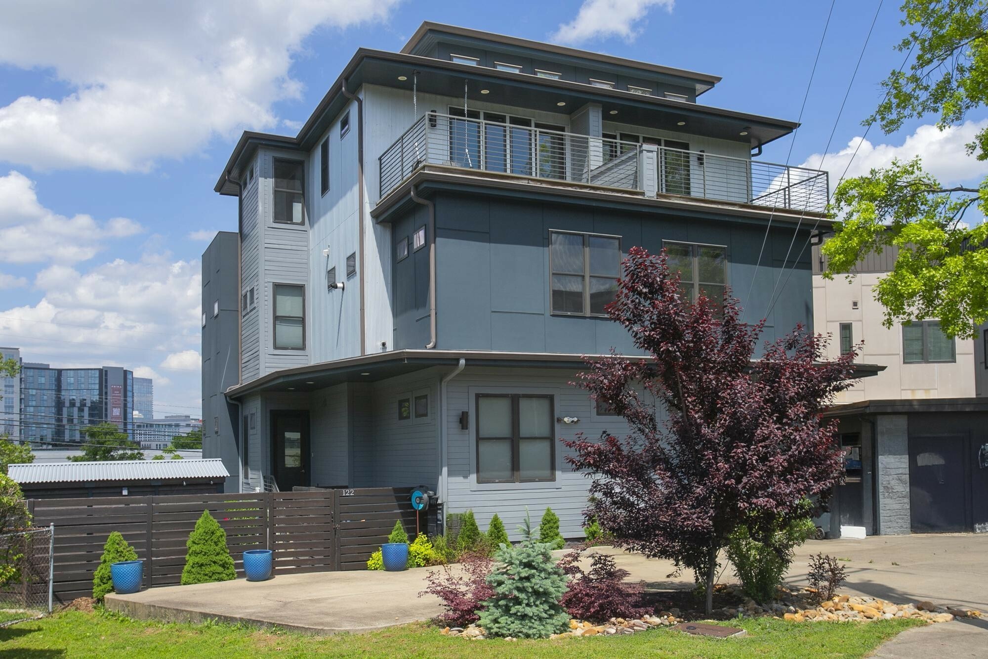 Property Photo: 122 9th Cir S TN 37203
