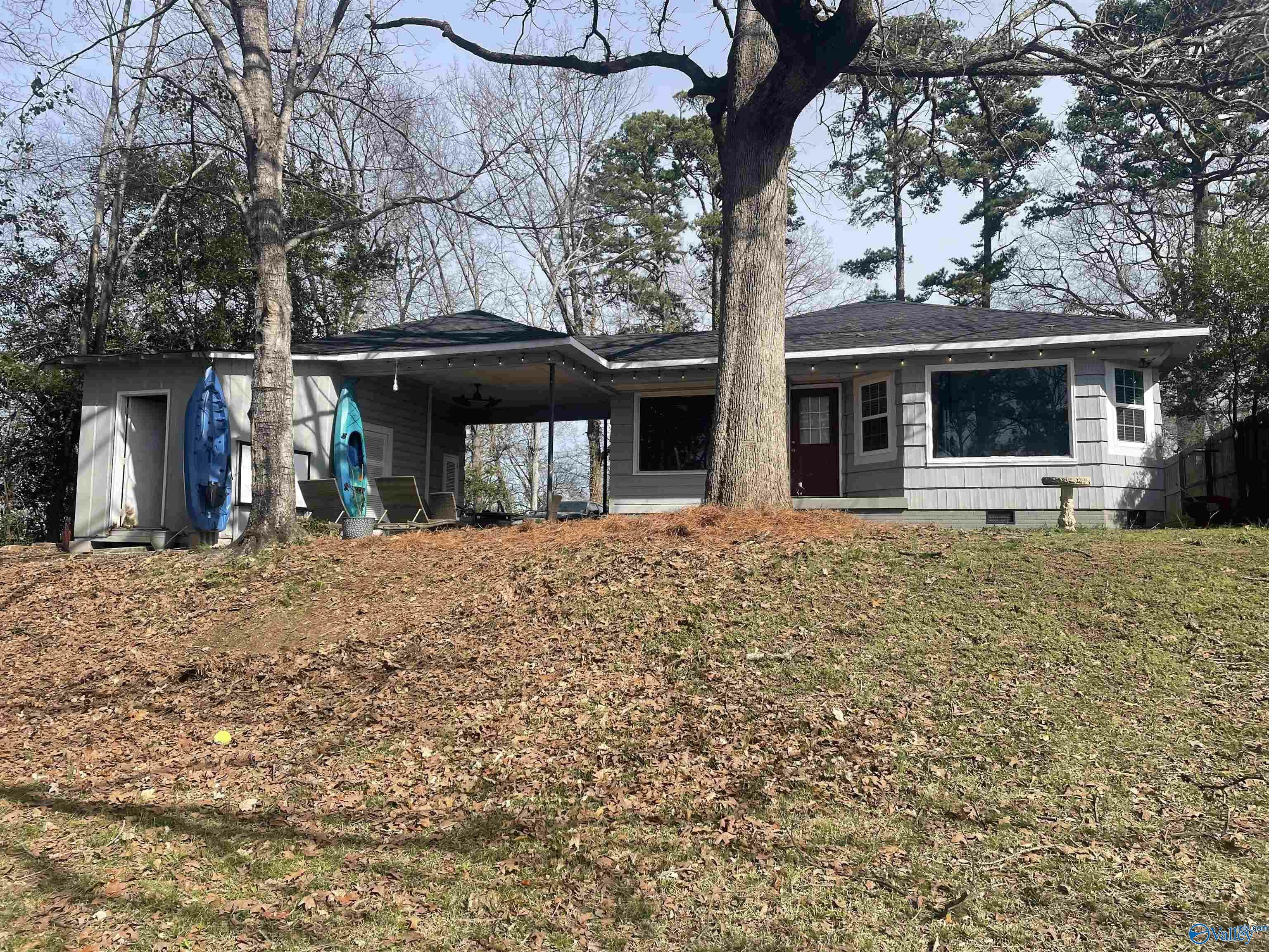 Property Photo: 221 Harts Avenue AL 35904