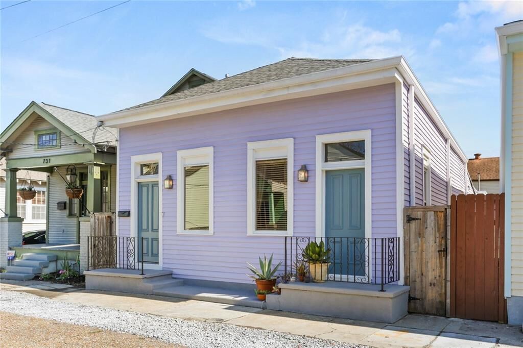 Property Photo:  727 Harmony Street  LA 70115 