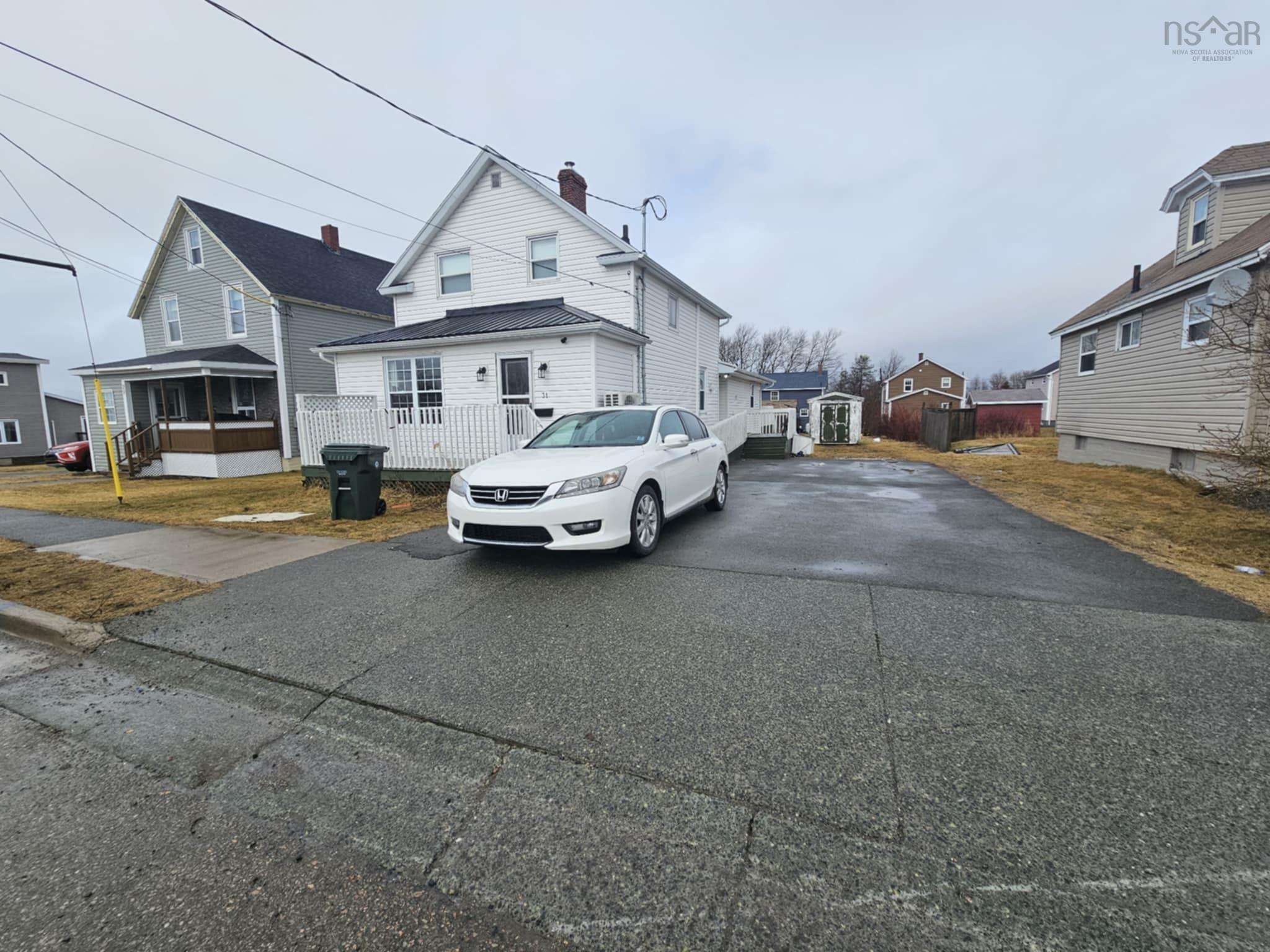 31 Connaught Street  Sydney NS B1N 2V7 photo