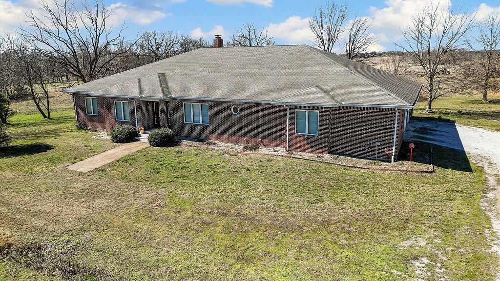 21671 State Hwy. 37  Cassville MO 65625 photo