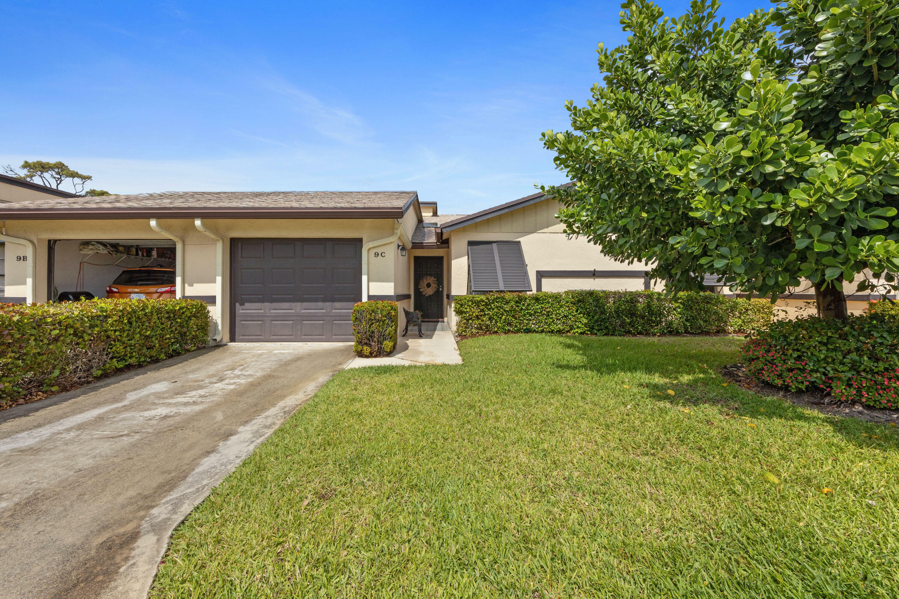 Property Photo:  9 Ridge Pointe Drive C  FL 33435 