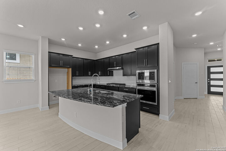 Property Photo: 2663 Vistablue Ln TX 78245