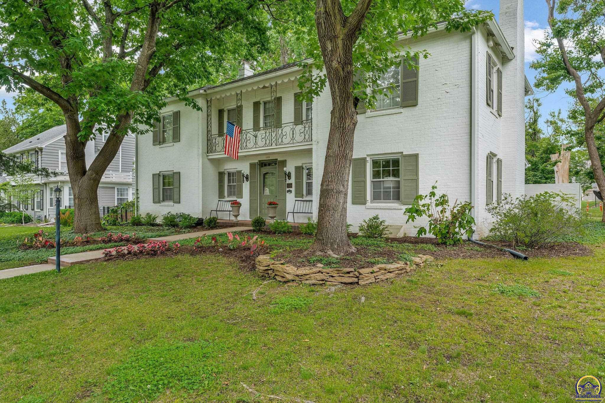 Property Photo: 1320 SW Pembroke Ln KS 66604