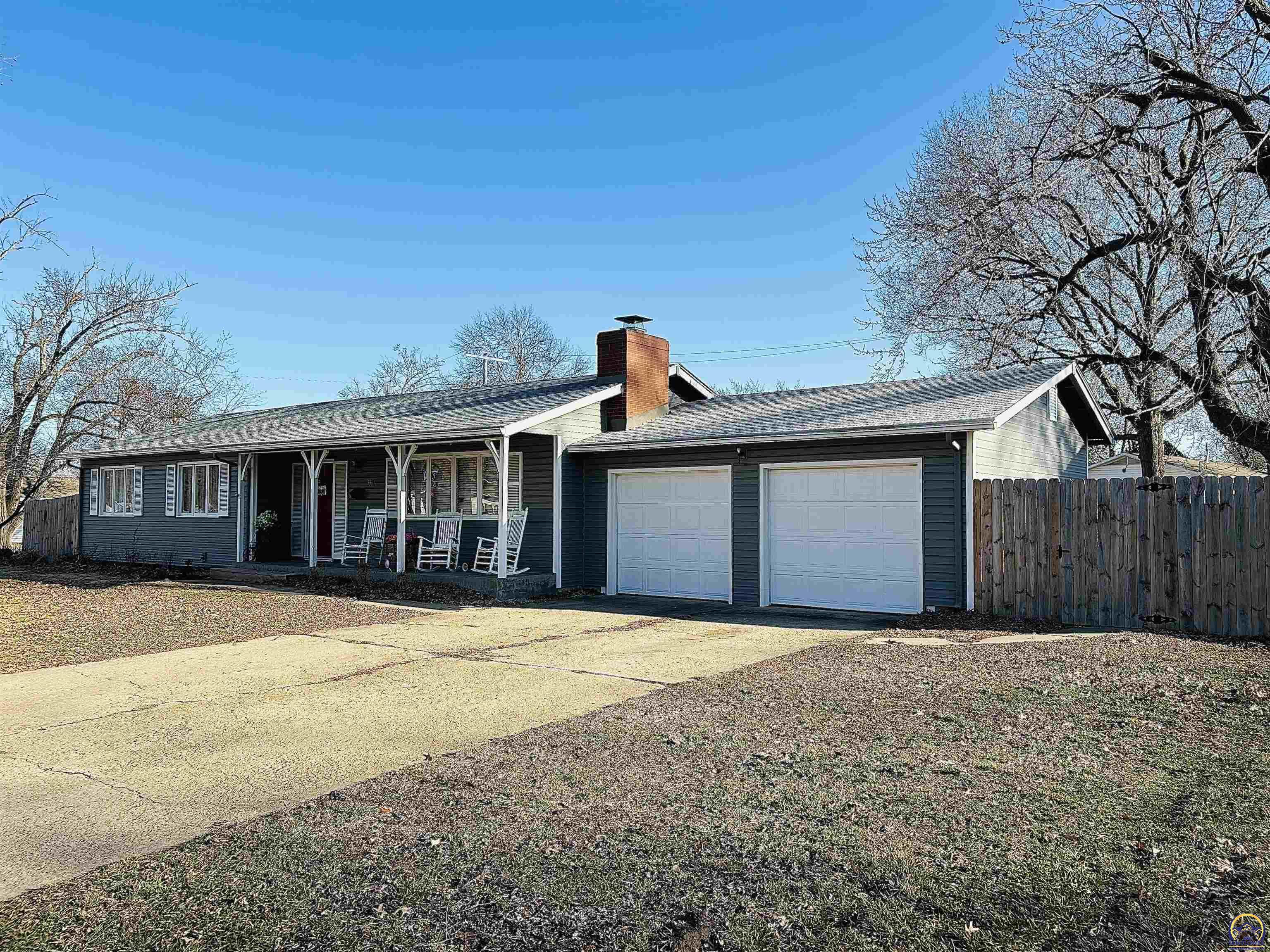 Property Photo: 5501 SW 19th St KS 66604