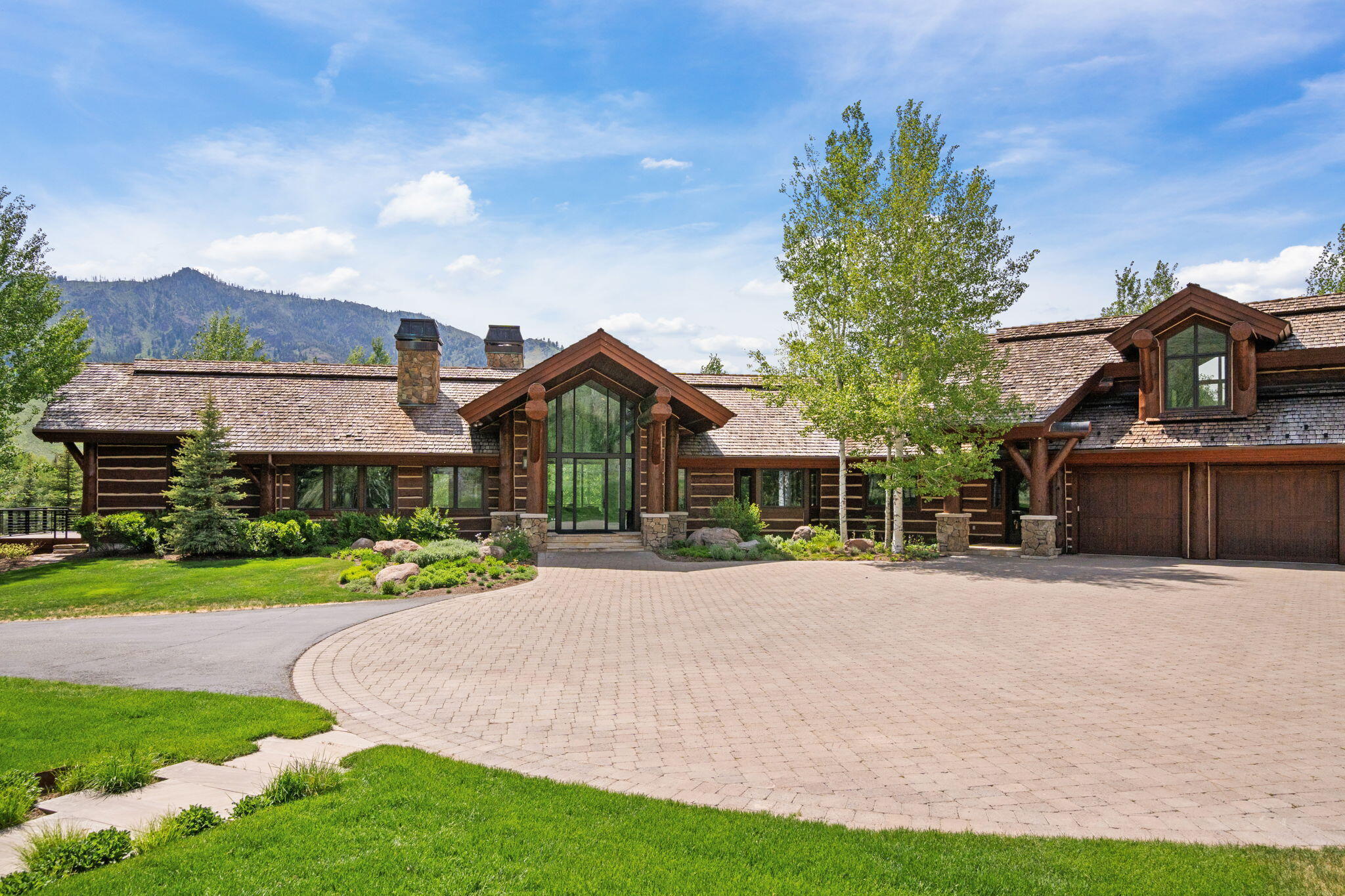 Property Photo: 161 &Amp 165 Stonegate Cir ID 83340