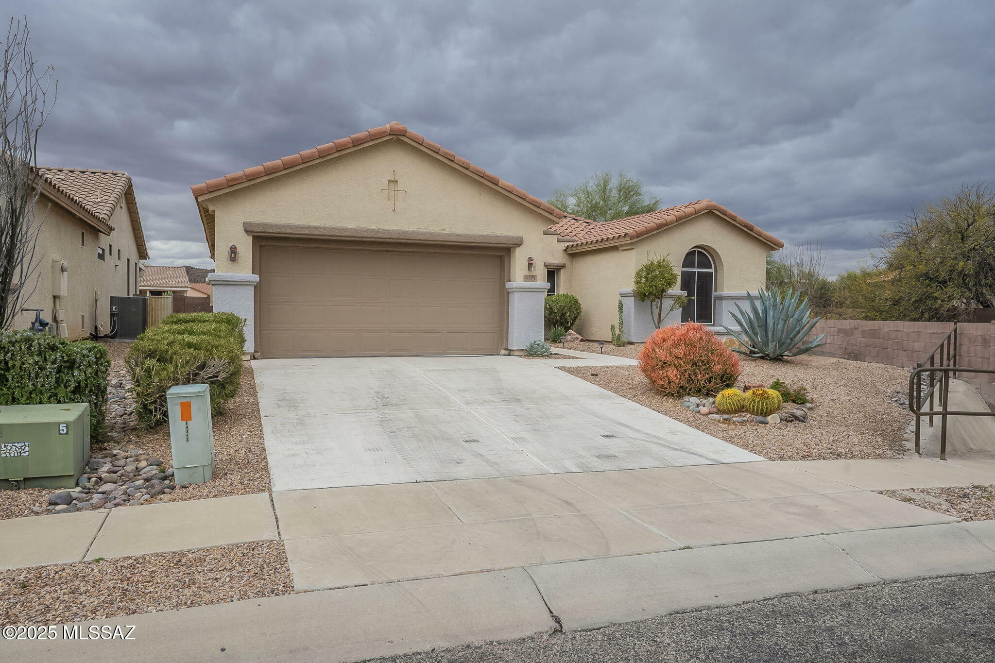 Property Photo:  9373 N Sombrero Canyon Drive  AZ 85743 