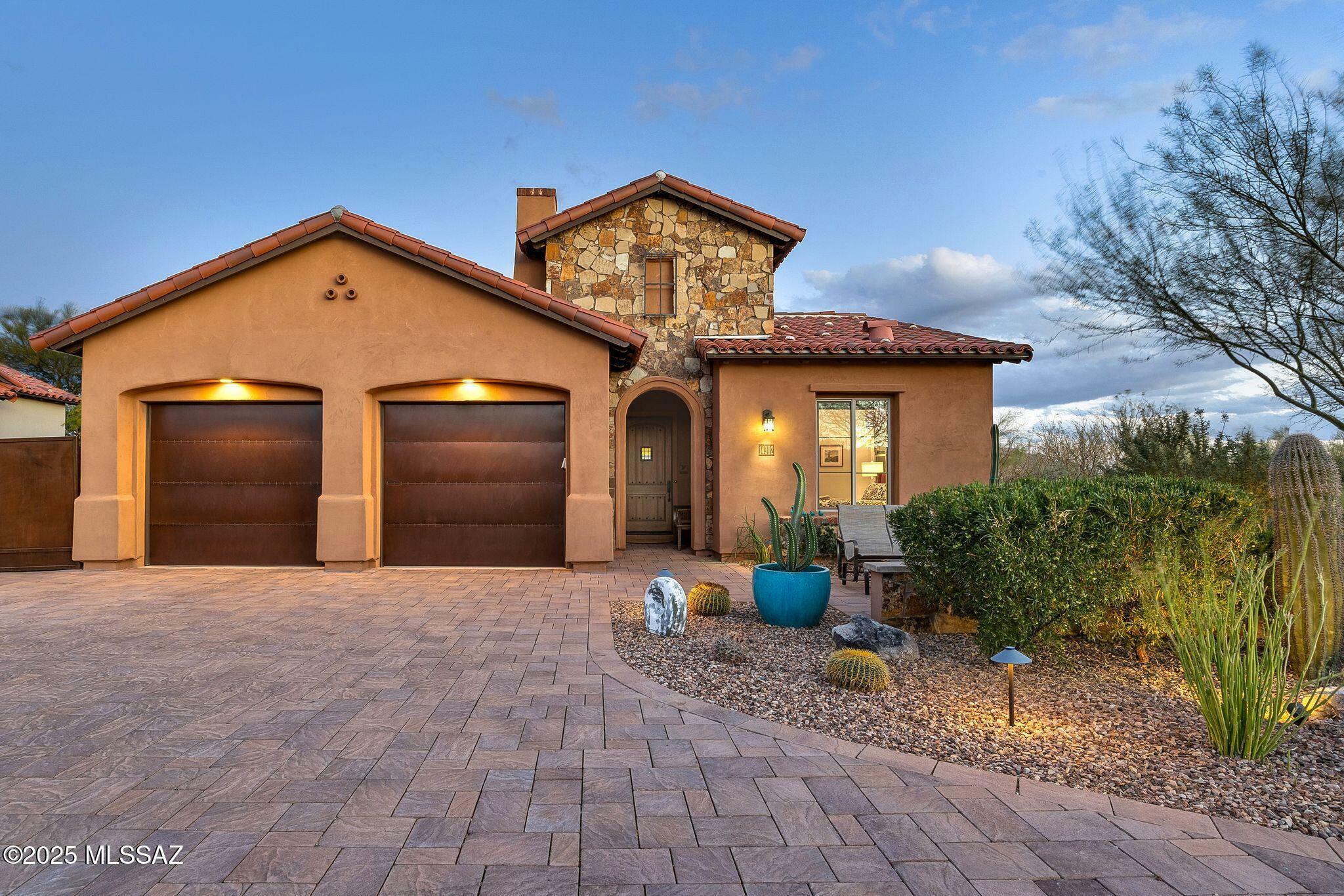 Property Photo: 14302 N Mickelson Canyon Court AZ 85755
