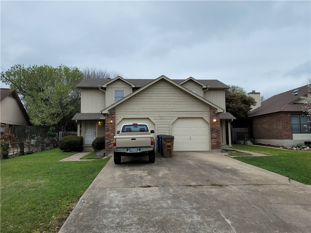 Property Photo: 5912 Parkwood Drive B TX 78735