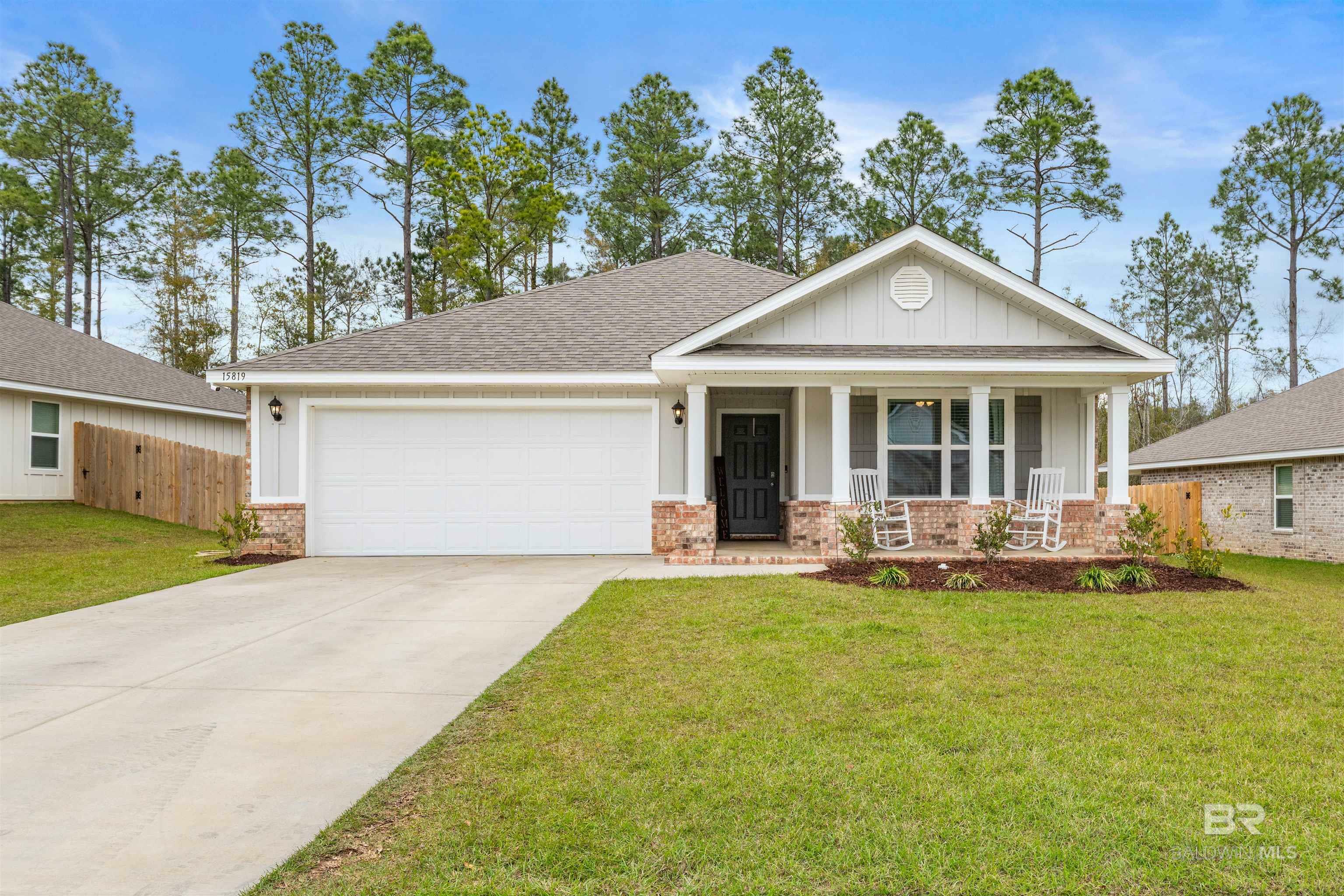 Property Photo: 15819 Laurelbrooke Loop AL 36532