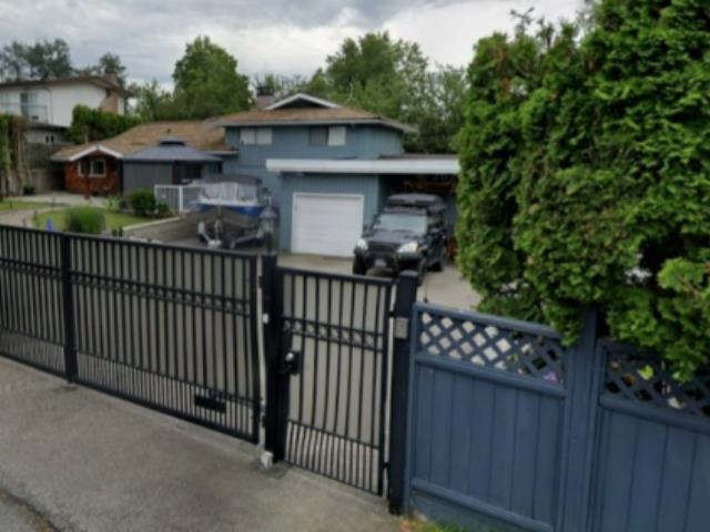 Property Photo: 6563 Broadway Street BC V5B 2Y6
