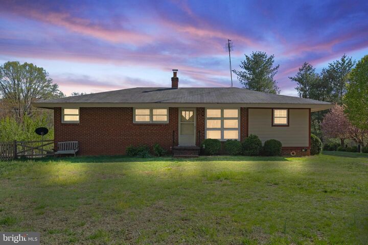 Property Photo:  571 Richmond Road  VA 20106 